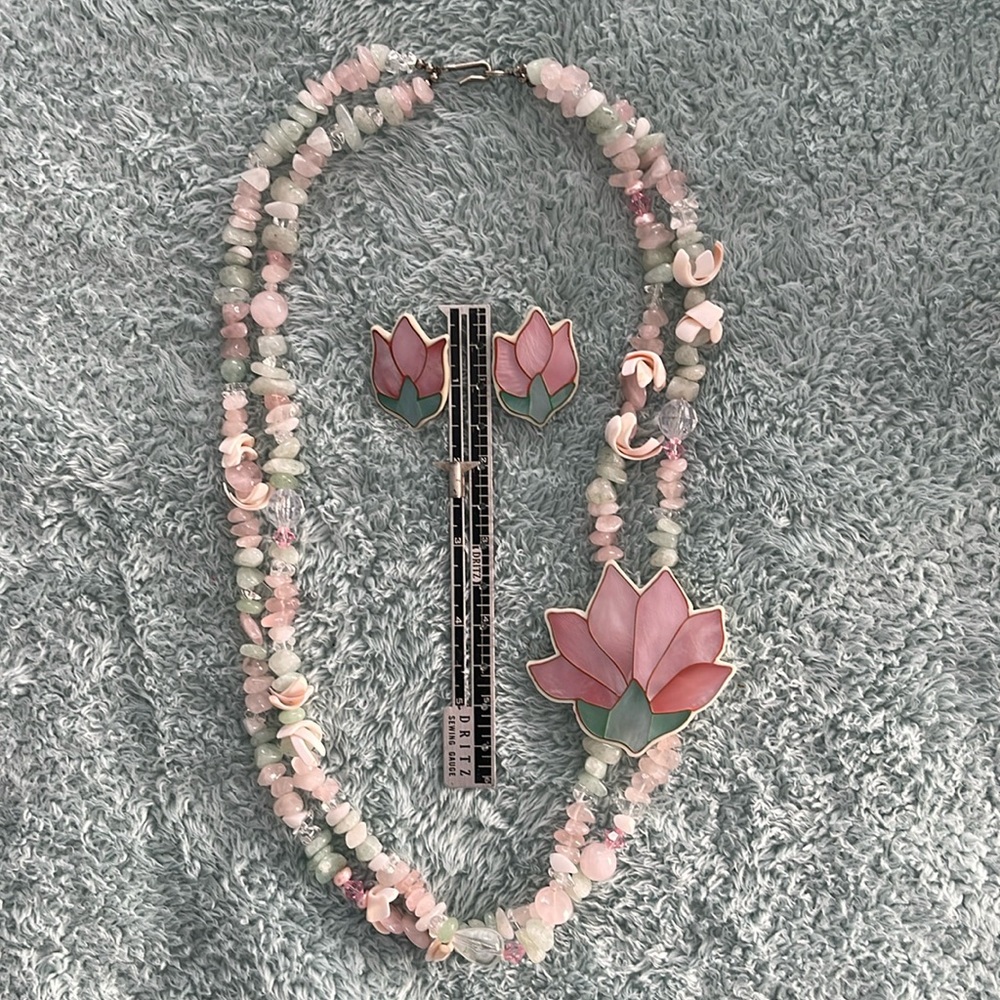 Vintage sea glass and shell necklace with matching pierced earrings.